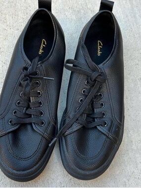 Clarks Men's Black Leather Lace-Up Sneakers